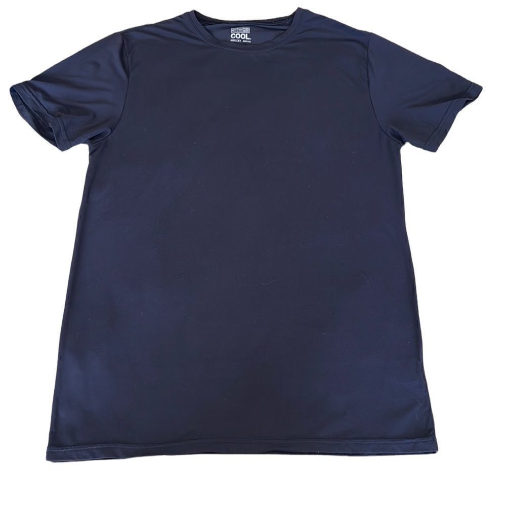 32 degrees SS T-shirt. EUC